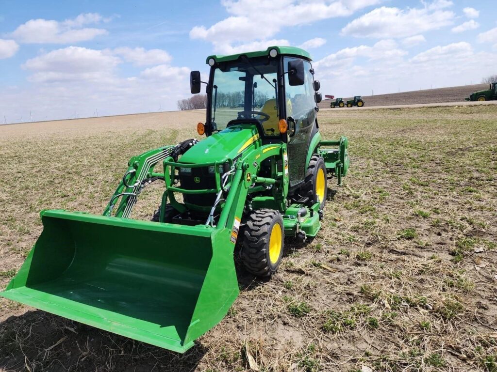 2024 John Deere 2025R Tractor w/Attachments